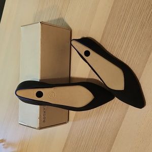 Rothys Point black 8.5